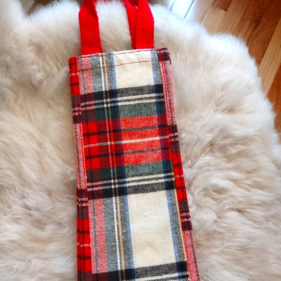Great Gift! Wine Gift Bag Reusable Red Plaid Flannel - Picture 2 of 6
